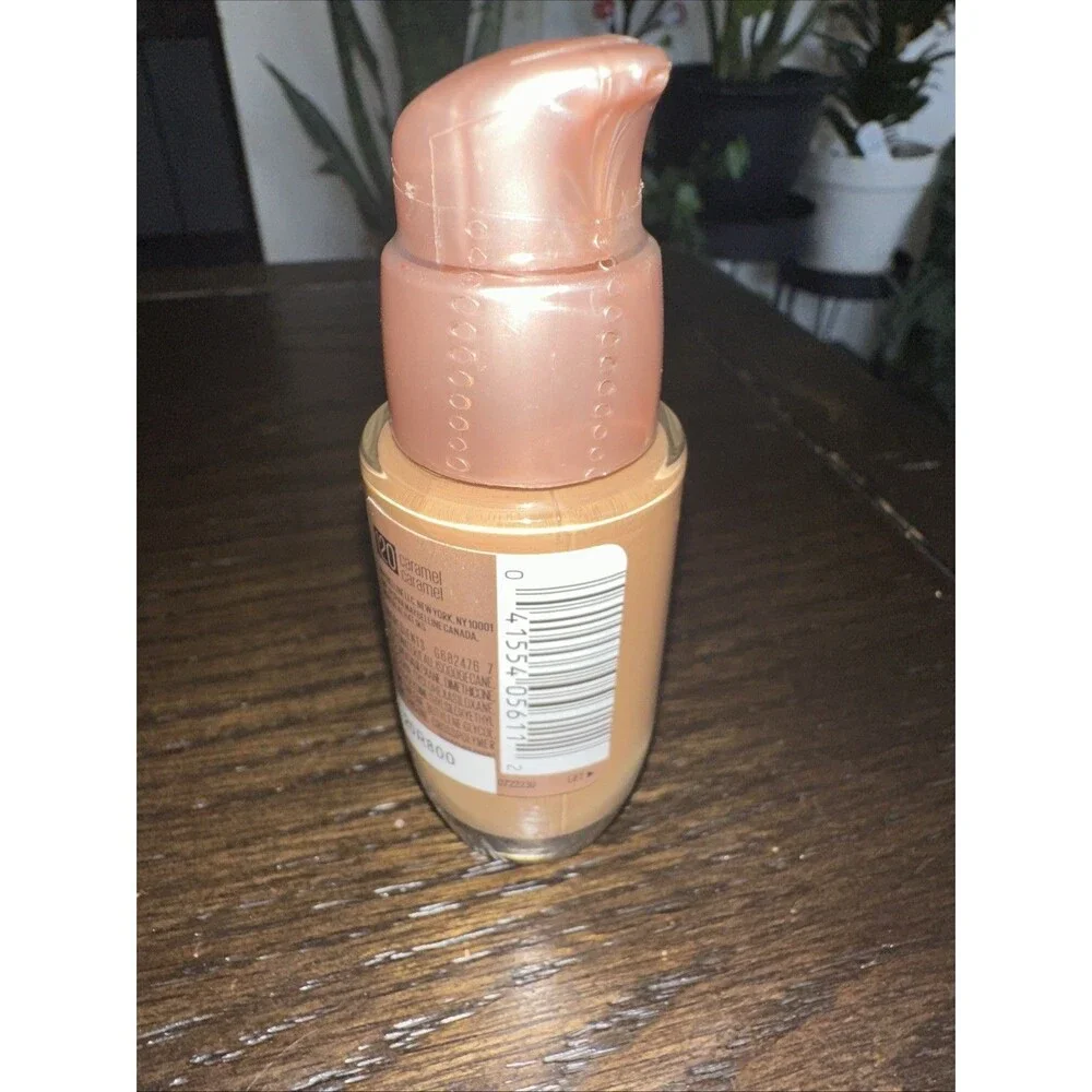 Maybelline Dream Satin Liquid Foundation 120 CARAMEL Hydrating Serum
